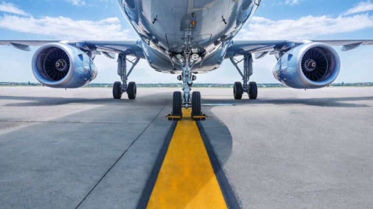 Is Bombardier Stock Worth Buying on the Dip in June 2023?